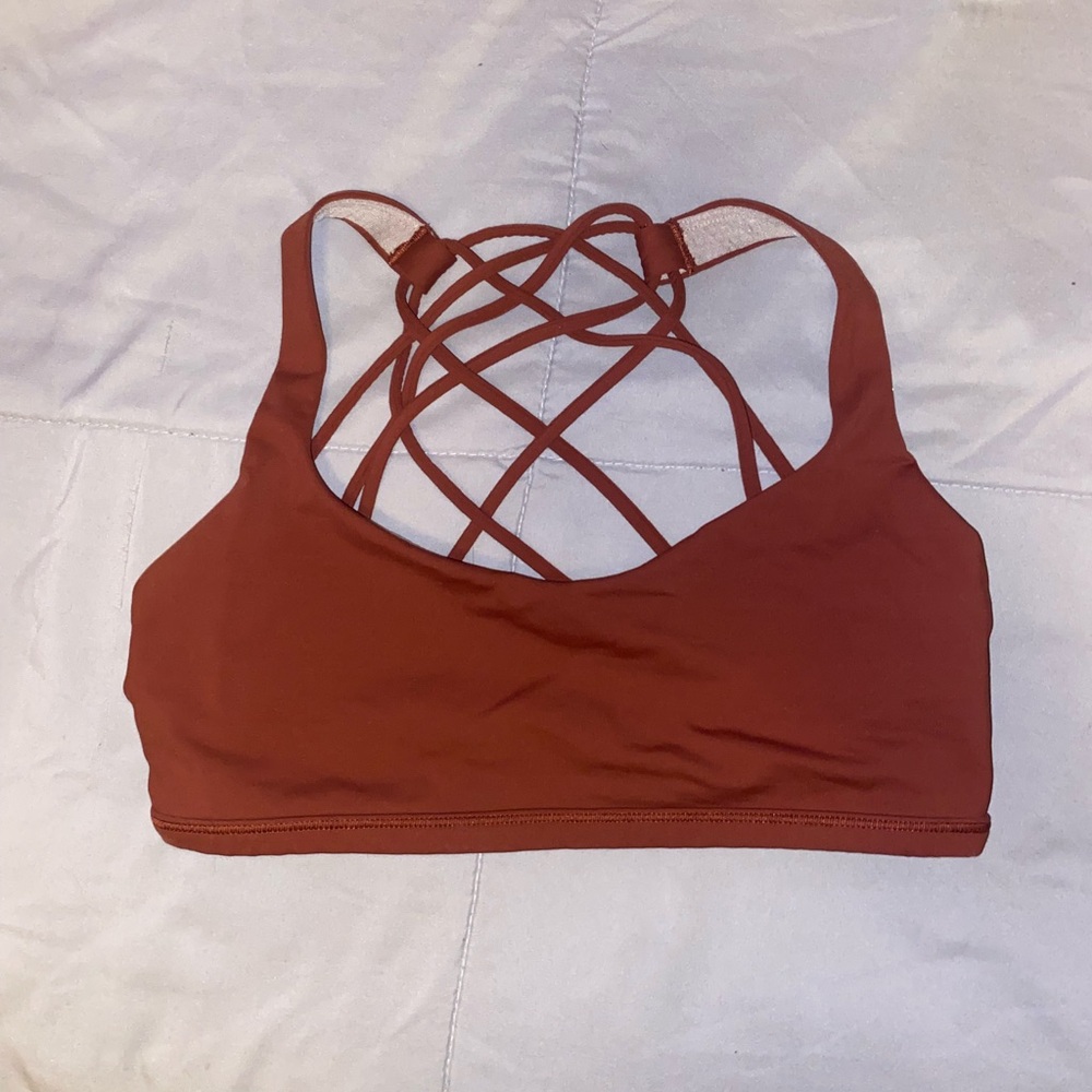lululemon free to be wild sports bra size 6